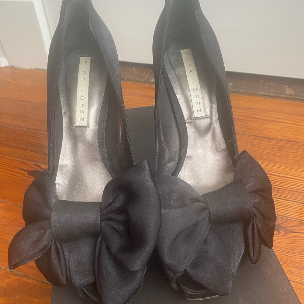 Pura Lopez Black Heels with Bow Detail